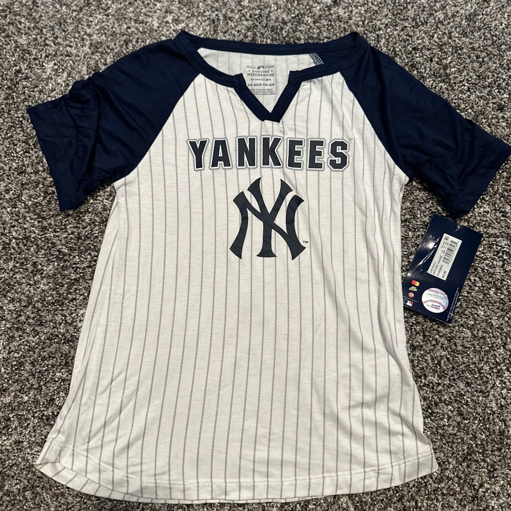 Kids New York Yankees  Navy and White Raglan Shirt